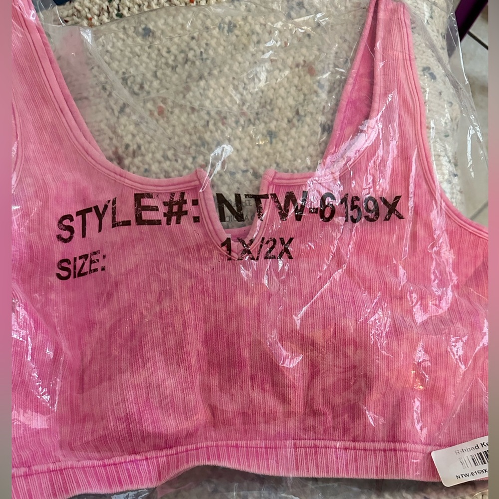 Zenana 1X/2X Neon Hot Pink Brami with keyhole/ribbed and NWT